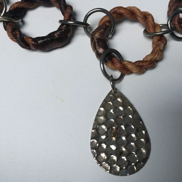 FASHION & COSTUME 8 NECKLACES, 1 BRACELET - Picture 6 of 8